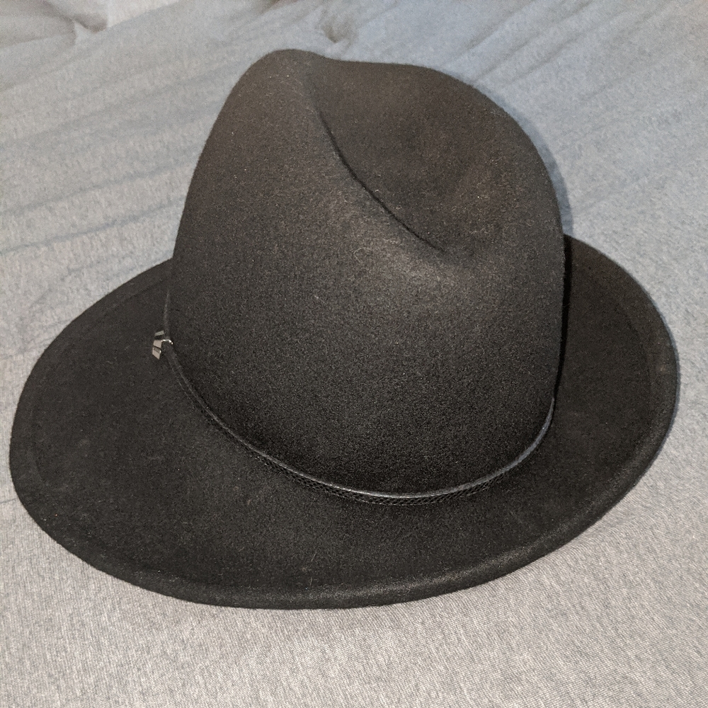 Black BCBG hat